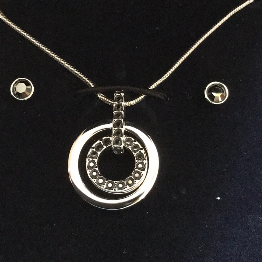 Swarovski Silver Crystal Circle Pendant Necklace - Picture 2 of 4